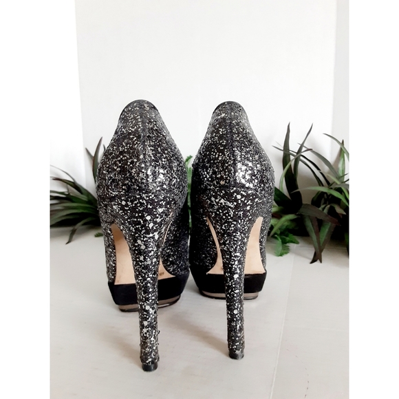 Vince Camuto "Dacoma" Platform Pump - Picture 6 of 15